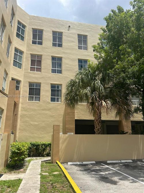 apt-425-7400 W 20th Ave, Hialeah, FL, 33016-1851 | Card Image