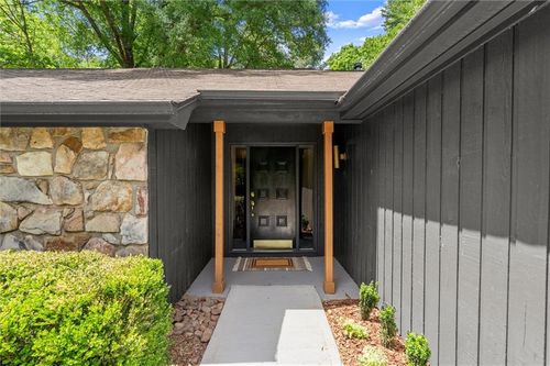 20 Sweetwood Ct, Roswell, GA, 30076-2703 | Card Image