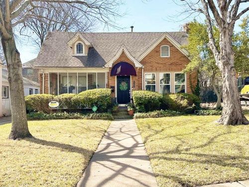 7124 Casa Loma Ave, Dallas, TX, 75214-4101 | Card Image