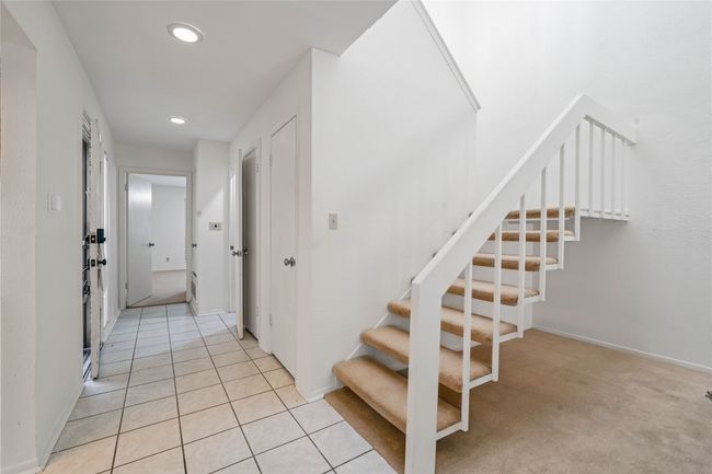 9818 Amberton Pkwy, Townhouse with 3 bedrooms, 3 bathrooms and null parking in Dallas TX | Image 4