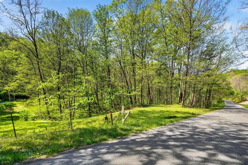 15955 Fossil Rock Rd, Athens, OH, 45701-9680 | Card Image