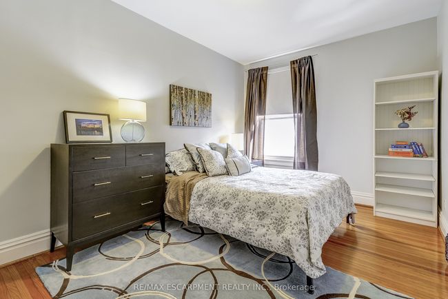 24 Ray St N, House other with 5 bedrooms, 3 bathrooms and 4 parking in Hamilton ON | Image 20