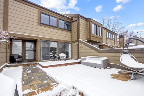 122 Aberdeen Ct, Geneva, IL, 60134-2412 | Card Image