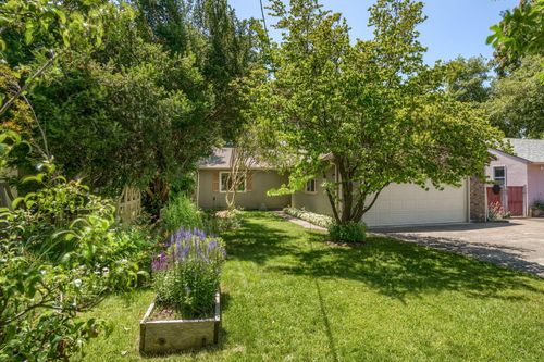 918 Reddy Ave, Medford, OR, 97504-7439 | Card Image
