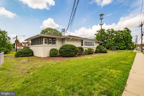 102 S Burnt Mill Rd, Voorhees, NJ, 08043-1104 | Card Image