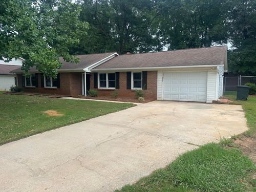 220 River Forest Dr, Boiling Springs, SC, 29316-9133 | Card Image