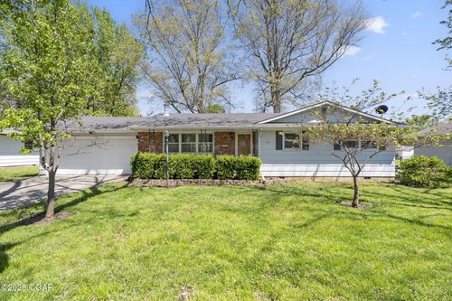 513 Grand St, Monett, MO, 65708-2438 | Card Image
