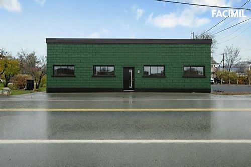 6 Bridge St, Colebrook, NH, 03576-3033 | Card Image