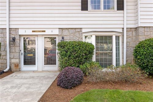 apt-ct6-136 Peachtree Memorial Dr Nw, Atlanta, GA, 30309-0003 | Card Image