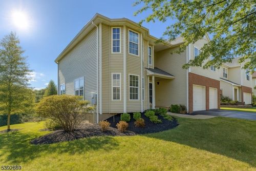 16 Shackamaxon Ter, Annandale, NJ, 08801-3211 | Card Image