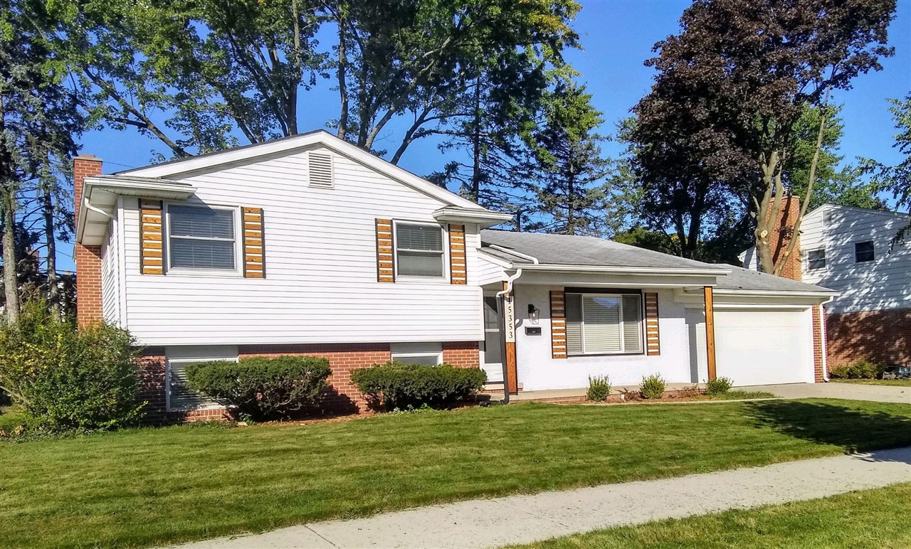 Huff St, Livonia, MI 48154