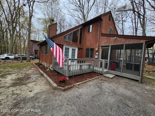 11 Hilltop Cir, East Stroudsburg, PA, 18302-9288 | Card Image