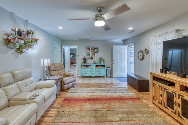 215 E Mountain View Dr, House other with 3 bedrooms, 2 bathrooms and null parking in Burnet TX | Image 22