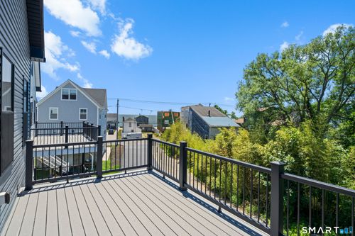 3 Chestnut Ln, Milford, CT, 06461-1861 | Card Image