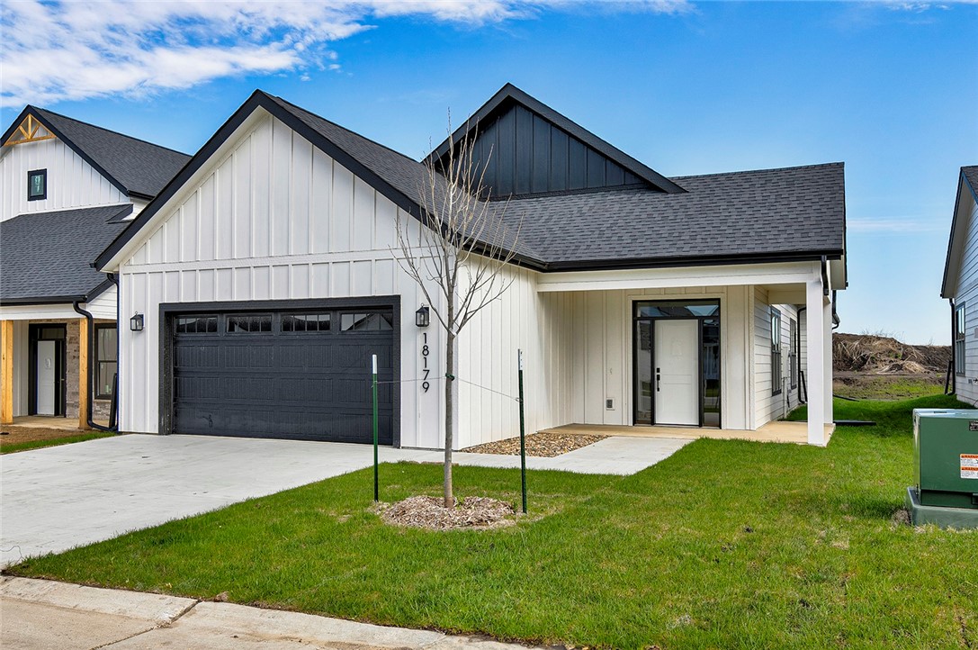 Dooley Dr, Clive, IA 50325