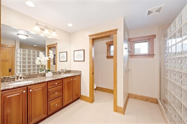 221 N Illinois St, House other with 4 bedrooms, 4 bathrooms and 2 parking in Elmhurst IL | Image 18