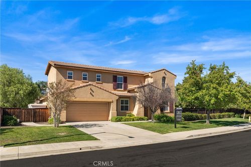 32487 Meadow Glen Ct, Wildomar, CA, 92595 | Card Image