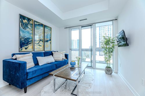 1301-39 Roehampton Ave, Toronto, ON, M4P0G1 | Card Image