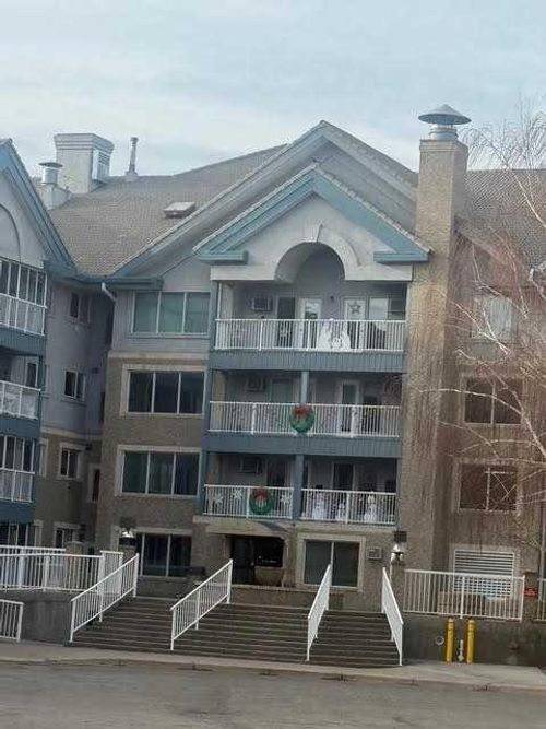 208-75 1 Ave S, Lethbridge, AB, T1J4R2 | Card Image