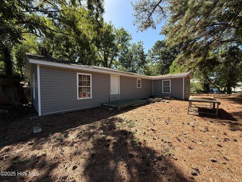 107 W John St, Warsaw, NC, 28398-2322 | Card Image