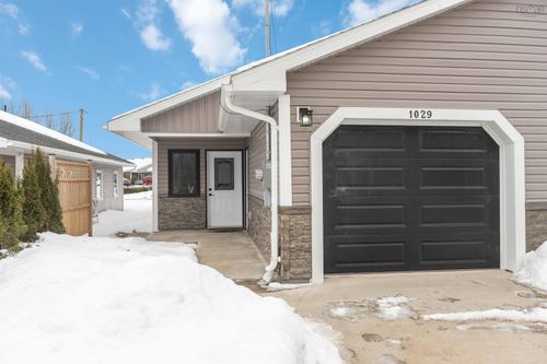 1029 Upper Church St, North Kentville, NS, B4N3V7 | Card Image