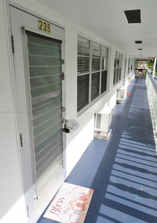 235-235 Northampton L, West Palm Beach, FL, 33417-1752 | Card Image