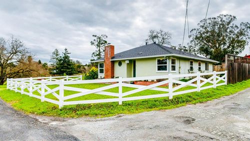 599 Cleveland Avenue, Petaluma, CA, 94952 | Card Image