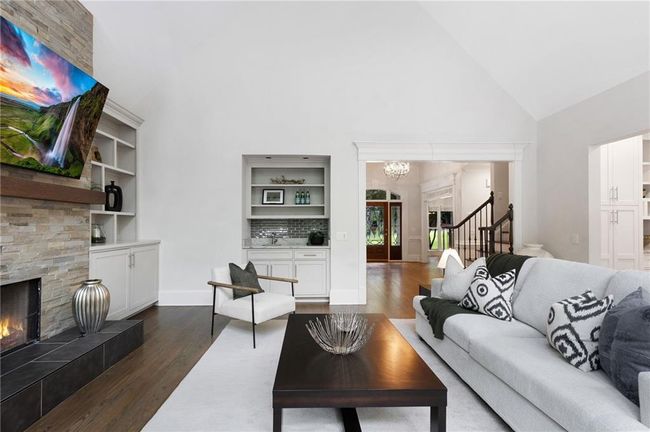 10635 N Edgewater Pl, House other with 5 bedrooms, 6 bathrooms and 5 parking in Johns Creek GA | Image 19