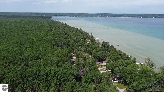 6015 Crystal Beach Rd Nw, House other with 4 bedrooms, 2 bathrooms and null parking in Rapid City MI | Image 7