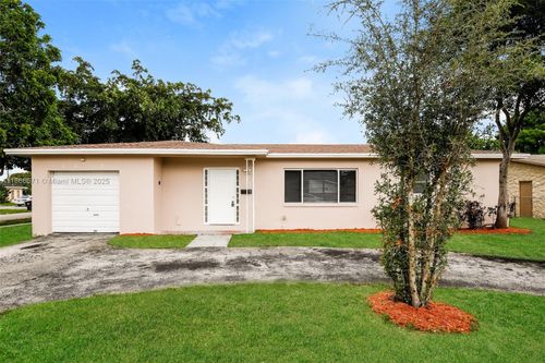6621 Pebble Bch, North Lauderdale, FL, 33068-3831 | Card Image