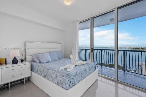 1602-1750 N Bayshore Dr, Miami, FL, 33132-3205 | Card Image