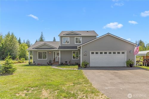 15635 Ursula Ln Se, Yelm, WA, 98597-9152 | Card Image