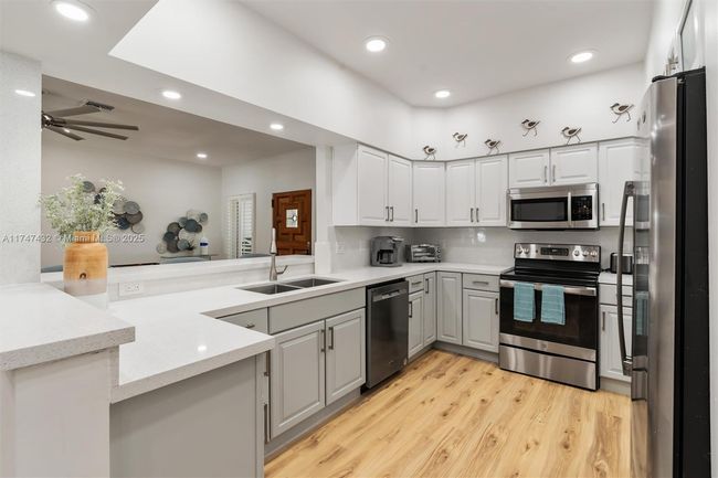 2513 Se 12 Th St, House other with 3 bedrooms, 3 bathrooms and null parking in Pompano Beach FL | Image 14