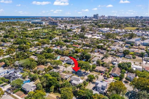 933 30th Ct, West Palm Beach, FL, 33407-5040 | Card Image