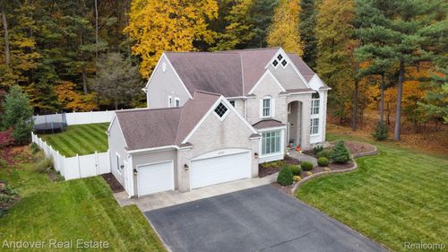 4161 Dunes Pkwy, Norton Shores, MI, 49441-7201 | Card Image