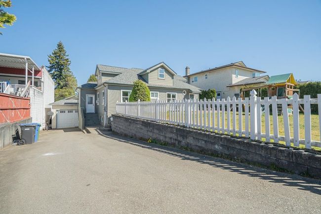 32365 Cordova Avenue, House other with 6 bedrooms, 2 bathrooms and 4 parking in Abbotsford BC | Image 35