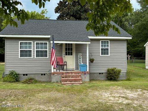 622 E Vance St, Laurinburg, NC, 28352-4936 | Card Image
