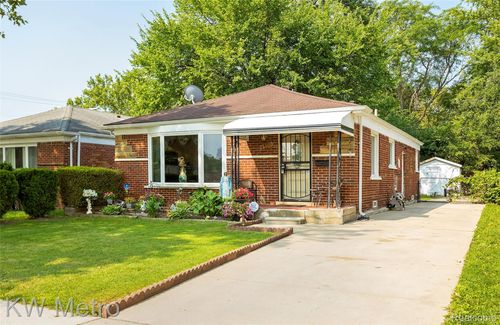22011 Parklawn St, Oak Park, MI, 48237-2638 | Card Image