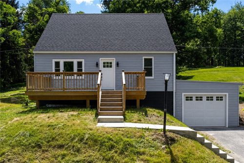 985 Blackhawk Rd, Beaver Falls, PA, 15010-9011 | Card Image