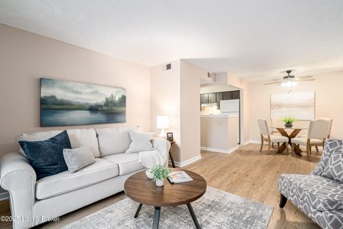 apt-24-7098 Wildwood Cir, Louisville, KY, 40291-1769 | Card Image