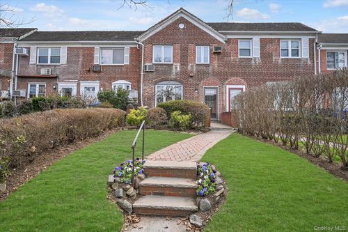 136-54 71st Rd, Flushing, NY, 11367-1943 | Card Image