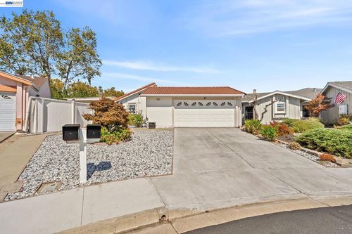2106 Grackle Ct, Union City, CA, 94587-4670 | Card Image