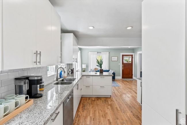 1870 E 3900 S, House other with 4 bedrooms, 3 bathrooms and 2 parking in Holladay UT | Image 15