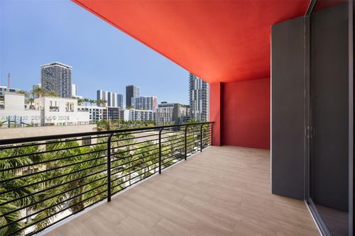 504-90 Ne 32nd St, Miami, FL, 33137 | Card Image