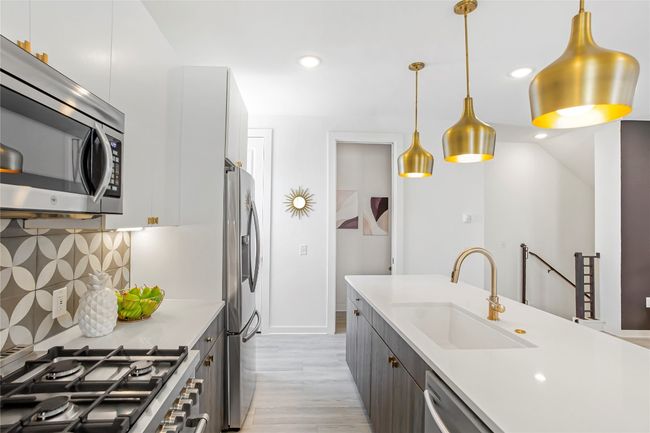 APT-17 - 2624 Metcalfe Rd, Condo with 3 bedrooms, 4 bathrooms and 2 parking in Austin TX | Image 18