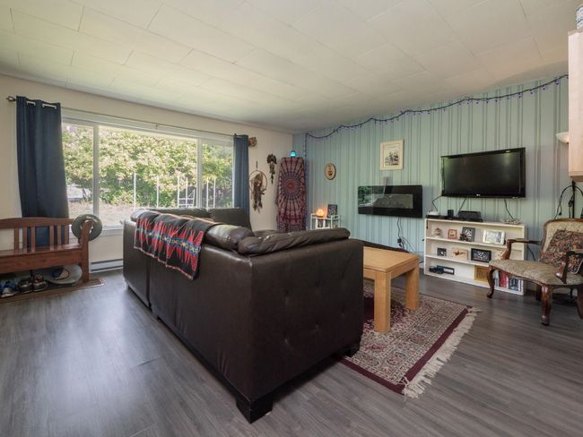 847 Park Road, House other with 3 bedrooms, 1 bathrooms and 5 parking in Gibsons BC | Image 3