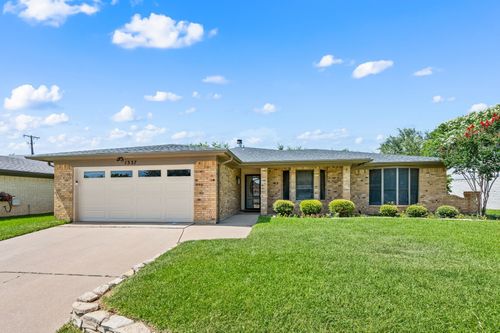 1337 Storm Dr, Bedford, TX, 76022-6749 | Card Image