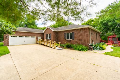 640 Timber Ridge Rd, Princeton, IL, 61356-2889 | Card Image