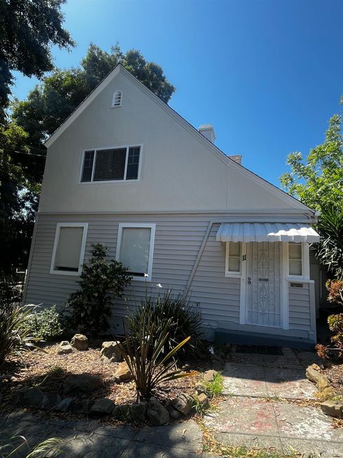 11 B Street, Vallejo, CA, 94590 | Card Image