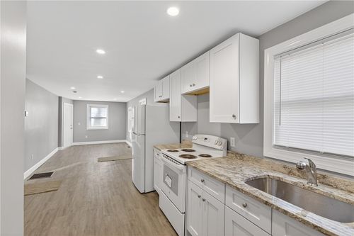 122 Brookside Ave, West Warwick, RI, 02893-8812 | Card Image